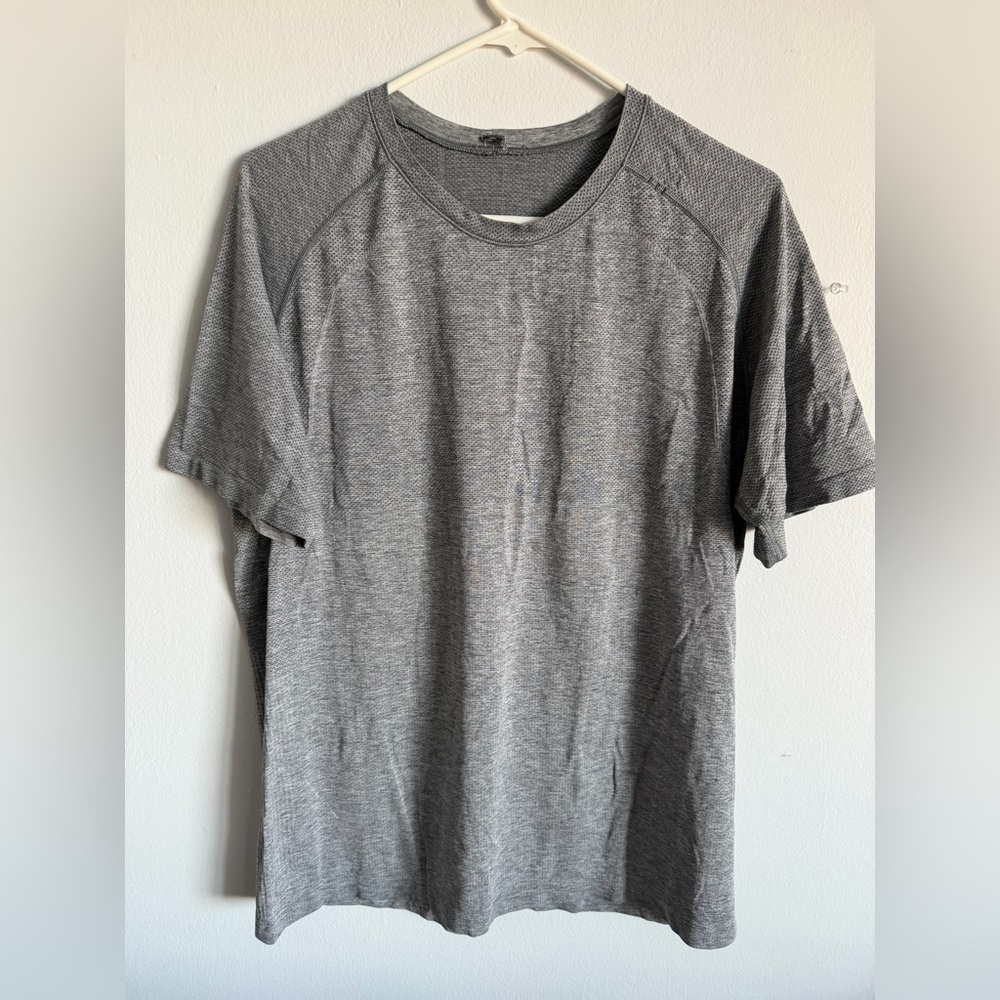 lululemon athletica Gray Short Sleeve Tee
